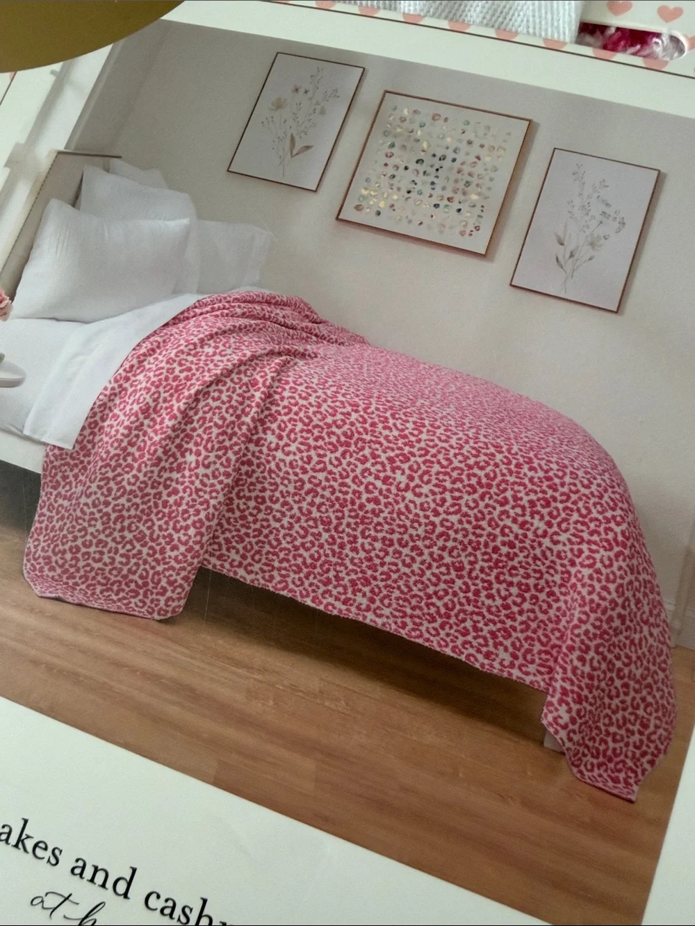 NWT- cupcakes & cashmere Pink and White Feather Knit Blanket.